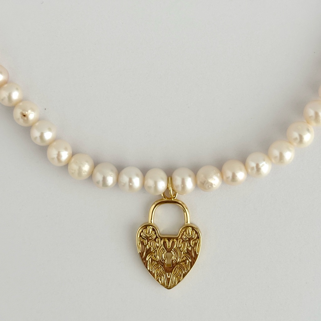 Perla Heart Necklace